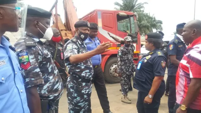 Ndị uweojii na ndịọrụ mgbanyụ ọkụ