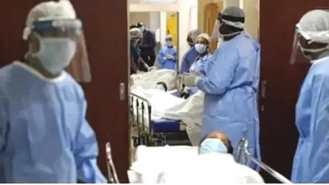 Awọn osisẹ eleto ilera n gbẹbi alaboyun