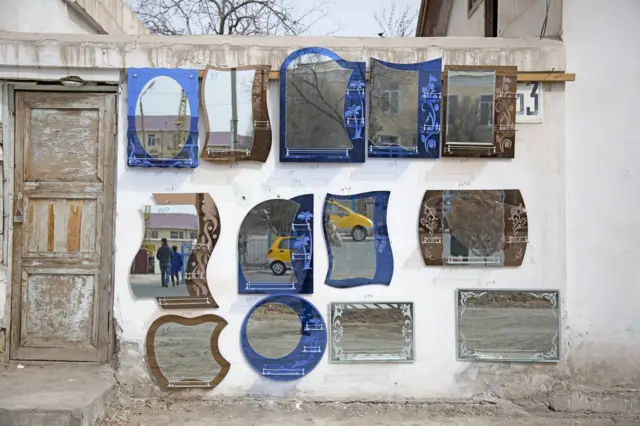 Выставка "Смирное небо"