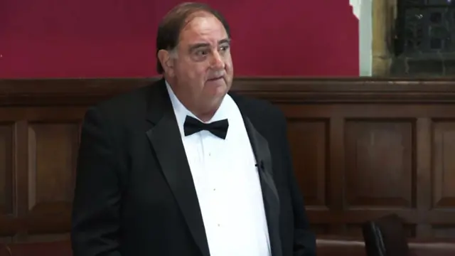 Стефан Хэлпер