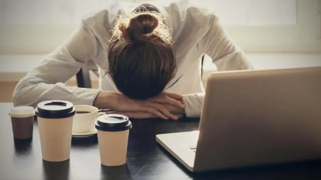 Дефицит сна может способствовать развитию смертельно опасных заболеваний, но от сознательного бодрствования пока никто не умер