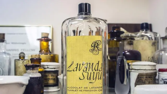 ربول لاواندا، نخستین محصول آتلیه ربول، هنوز هم به فروش میرسد