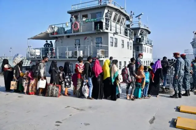 সম্প্রতি রোহিঙ্গাদের ভাসানচরে স্থানান্তর করতে শুরু করেছে বাংলাদেশ।