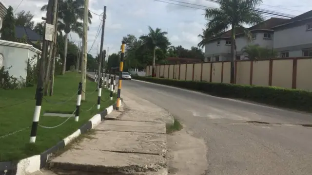 Mikocheni: Licha ya kwamba sikukuu huwa hakuna shughuli nyingi lakini baadi ya wakaazi wanasema kimya cha leo kimezidi na baadhi ya maduka hayajafunguliwa