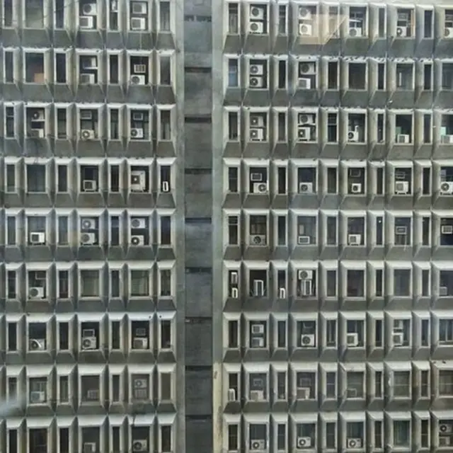 عمارت کے باہر اے سی