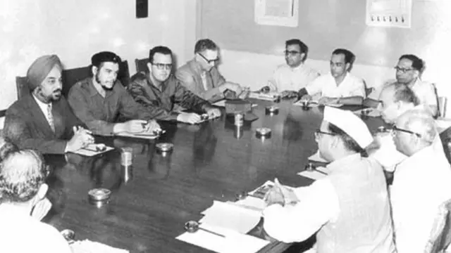 انڈین پلاننگ کمیشن کے اجلاس میں شرکت کرتے ہوئے