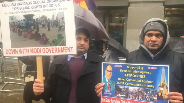 લંડનમાં ભારતીય હાઈકમિશન સામે થયેલા વિરોધ પ્રદર્શનની તસવીર