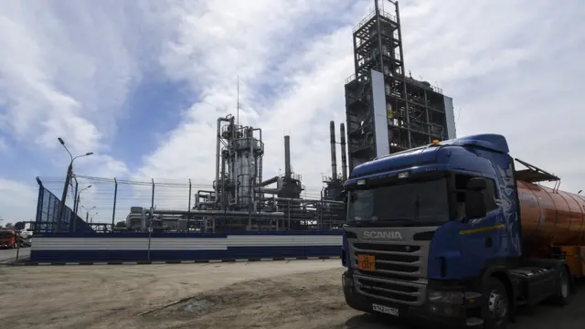 Нефтеперерабатывающий завод в Новосибирской области