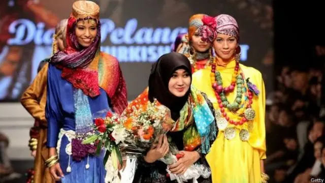 हिजाबी मॉडल