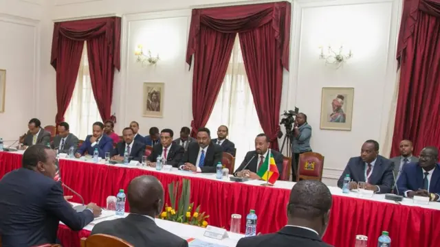 Keeniyaatti ambaasaaddari Itoophiyaa Diinaa Muftiin akka jedhanitti gaggeessitonni biyyoota lamaanii dhimma nagaafi tasgabbii irratti waliin hojjechuuf cimsanii waliigalaniiru, Caamsaa 07, 2018, Naayiroobii