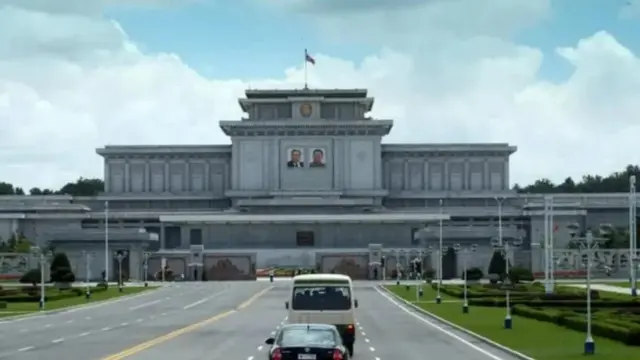 Пхеняндаги Ким Ир Сен ва Ким Чен Ир мавзолейи