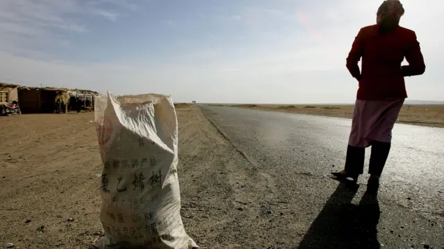 Кыргызстан Өзбекстан менен сүйлөшүүдө адам ташыган каттамдарды жандантууну да талкуулады