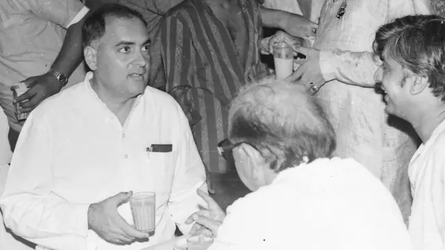 રાજીવ ગાંધી 40 વર્ષની ઉંમરે ભારતના વડા પ્રધાન બન્યા હતા. તેઓ ભારતના સૌથી નાની ઉંમરના વડા પ્રધાન બનવાનો કીર્તિમાન ધરાવે છે.