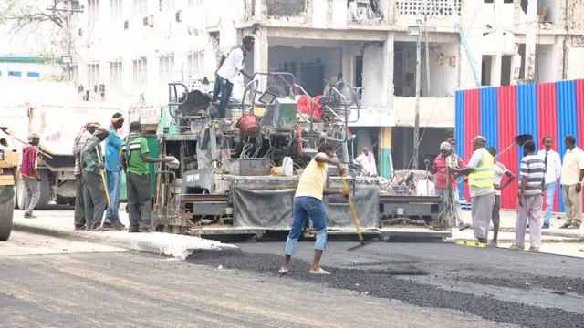 Meesha uu weerarka ka dhacay waxaa ka socdo dib u dayactir