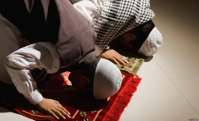 मुस्लिम, महिला, नाज़नीन अंसारी, दारुल उलूम दवेबंद, फ़तवा, वाराणसी, आरती, विशाल भारत संस्थान