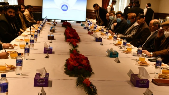 ښاغلي یوسف د طالبانو بهرنیو چارو له وزیر سره لیدلي دي.