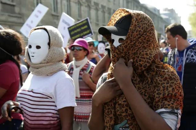 पेरिस में यौनकर्मियों का विरोध प्रदर्शन