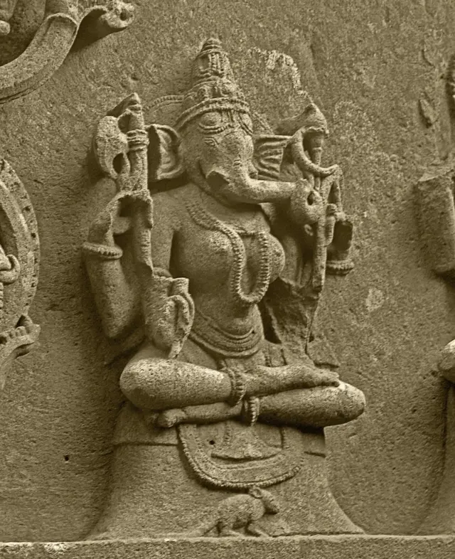 વિનાયકીની મૂર્તિ