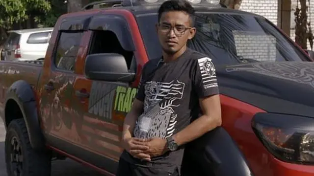 জুলিয়া মহেন্দ্র। তার বাবা আমরোজির মৃত্যুদন্ড হয়েছে ২০০২ সালের বালি বোমা হামলার জন্য