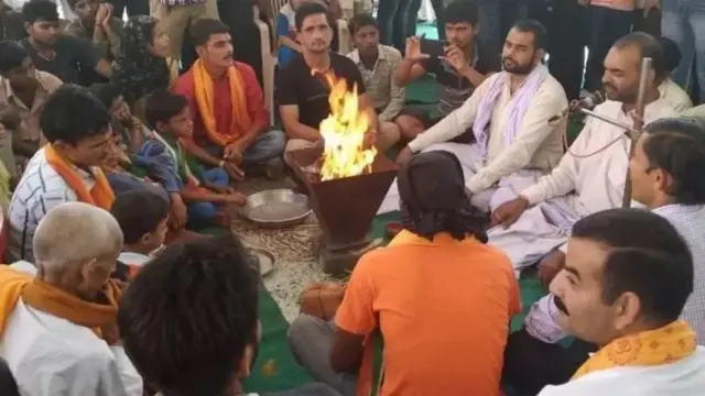 ਬਾਗਪਤ ਦੇ ਬਦਰਖਾ ਪਿੰਡ ਵਿੱਚ ਹਿੰਦੂ ਬਣਨ ਦੀ ਰਸਮ 2018 ਵਿੱਚ ਆਯੋਜਿਤ ਕੀਤੀ ਗਈ