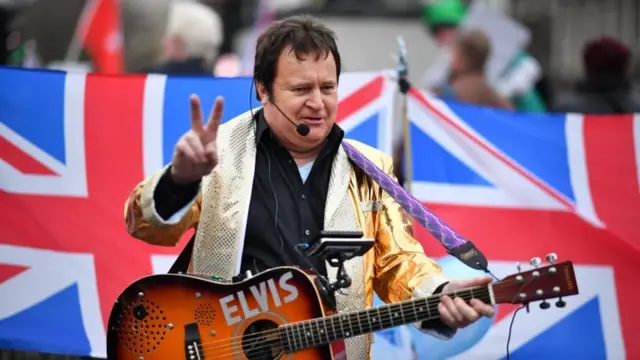 "Элвис" на Парламентской площади