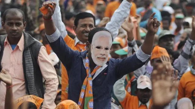 मोदी का मास्क