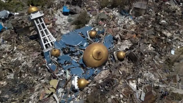 İndoneziya zəlzələ