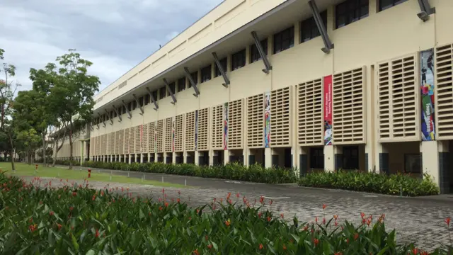 Fachada del edificio sede del Instituto Nacional de Educación