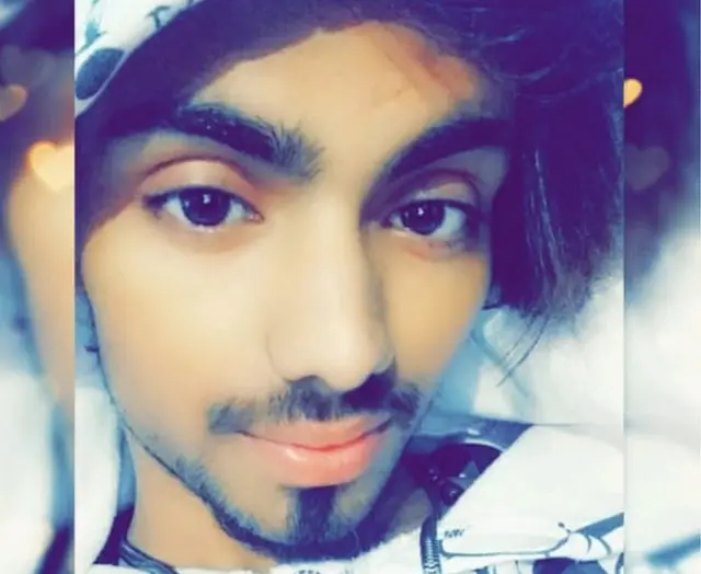 आकाश पाली की इस वक़्त नौकरी छूट चुकी है