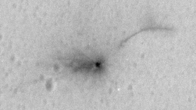 Черная отметка на спутниковом снимке Марса