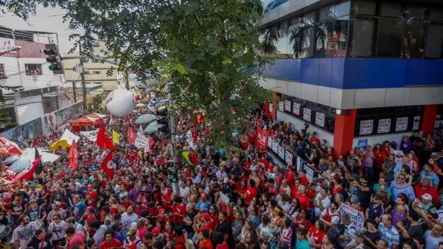 Militantes ao redorfreebets bwinsindicatofreebets bwinSão Bernardo do Campo