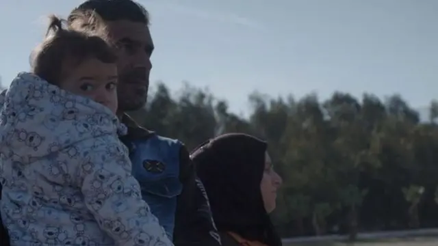 خليل مع أسرته