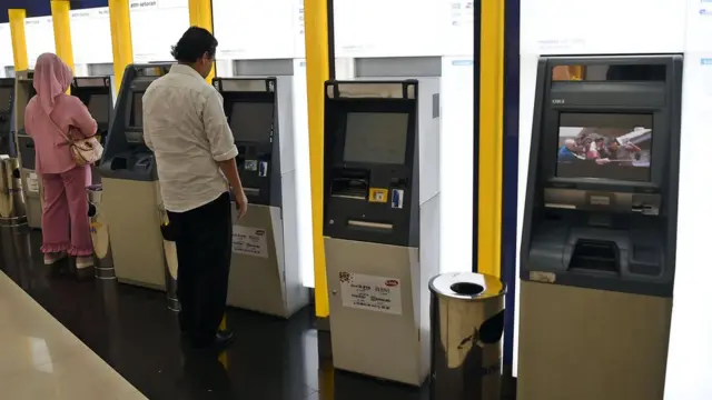 Fasilitas perbankan sempat terganggu saat mati listrik.