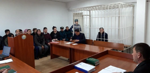 Қафас - айби ҳали исботланмаган судланувчига нисбатан салбий муносабатни келтириб чиқарадиган айбсизлик презумпциясига тўғридан-тўғри зид нарса.
