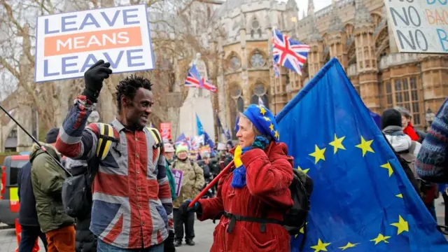 Un probrexit y una defensora de la UE.