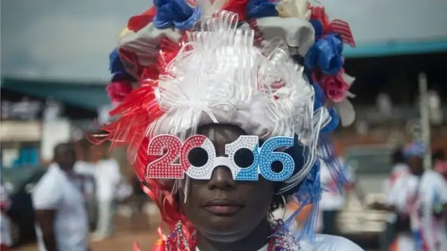 أحد أنصار الحزب الديمقراطي الجديد في غانا