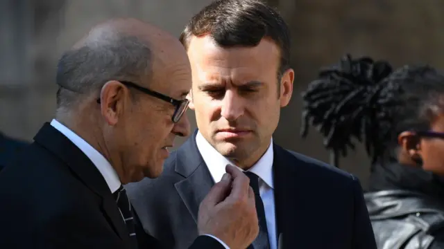 Macron, Jean-Yves Le Drian ile...
