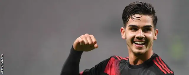 실바는 포르투갈 대표팀에서 22경기에 출전해 12골을 넣었다. 그는 2017년 여름 포르투갈의 포르투에서 이탈리아 AC 밀란으로 3천 3백만 파운드에 이적했다