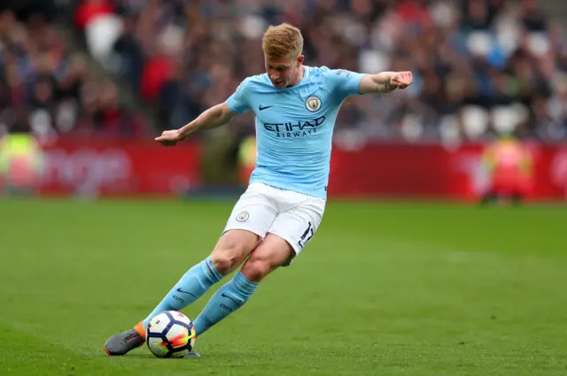 Umukinyi wo hagati wa Manchester City Kevin de Bruyne aza mu kibanza ca kabiri