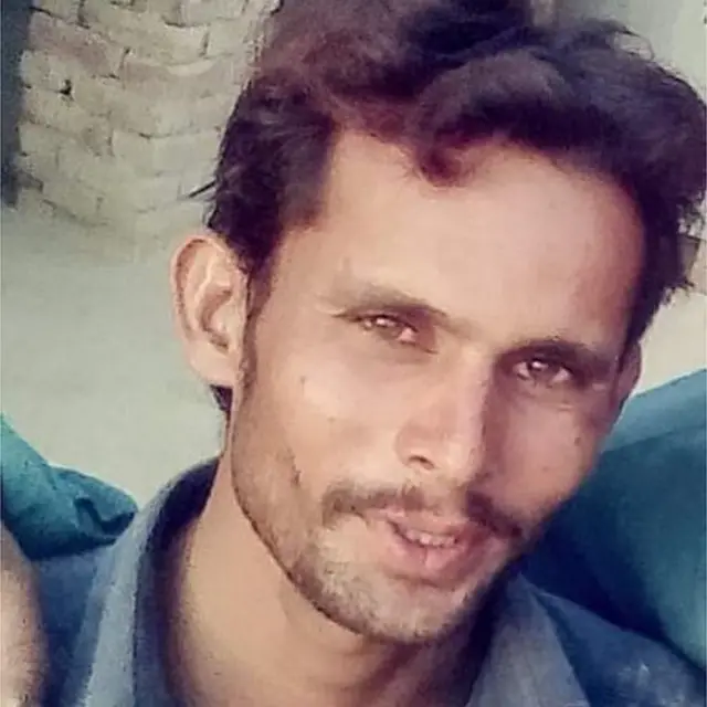 جب دیگر مزدور کسی قسم کی تفریح کے لیے جاتے تھے تو توتا رام پیسے بچانے کے لیے وہاں سے غائب ہو جاتا تھا