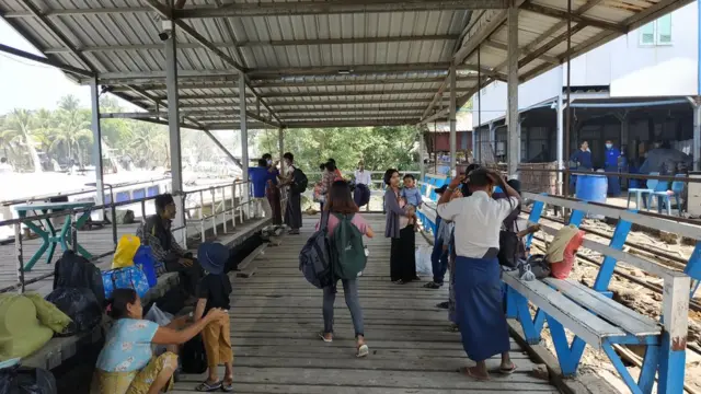 ရခိုင်မှာ ရပ်နားထားတဲ့ရေယာဉ်လိုင်းတွေ ပြန်လည်ပြေးဆွဲခွင့်ရ