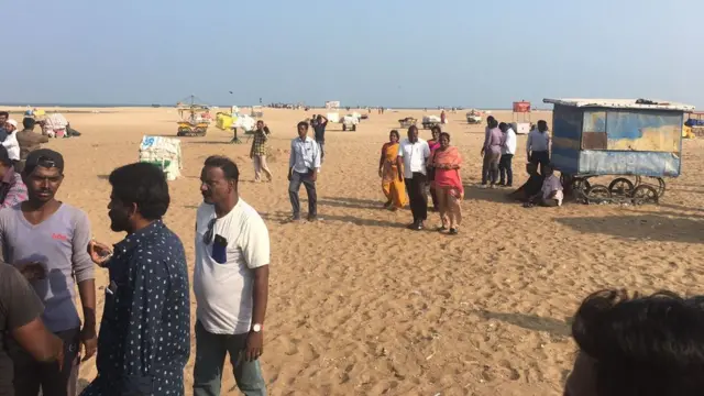 ஒரு சிலரை தவிர காலியான மெரினா