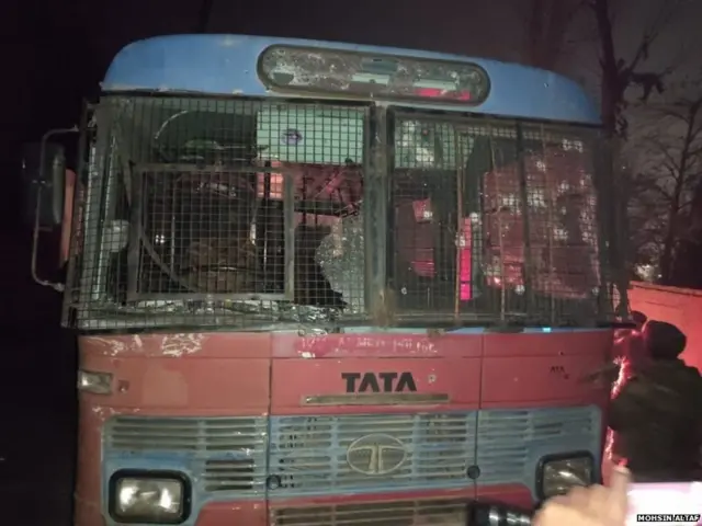 ਇਸ ਬੱਸ ਉੱਤੇ ਹਮਲਾ ਹੋਇਆ ਸੀ