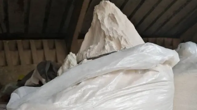 L'igname peut être séchée et moulue pour en faire une farine.