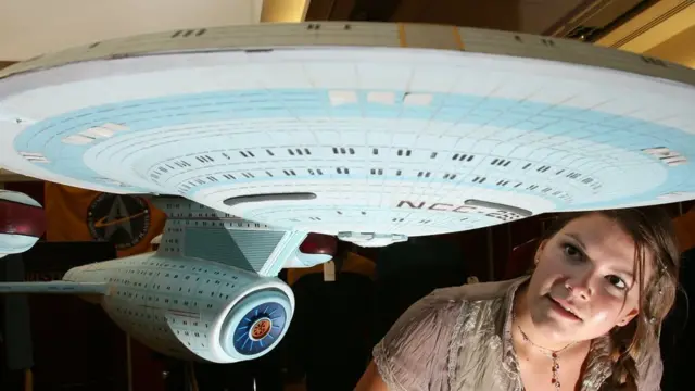 Una replica de una nave espacial de Star Trek