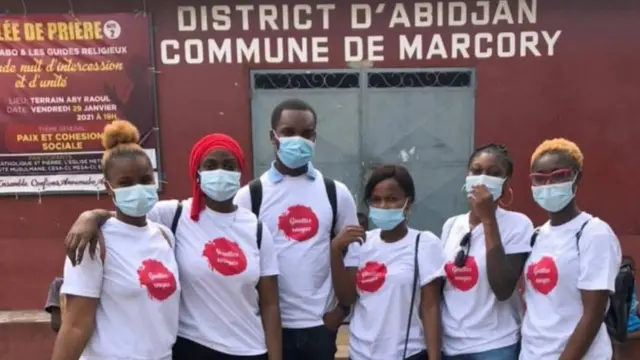 Volontaires de l'association Gouttes rouges