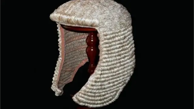 aworan Ade ori awọn adajọ