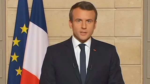 Cette déclaration en anglais depuis l'Elysée est une première historique pour un président français.