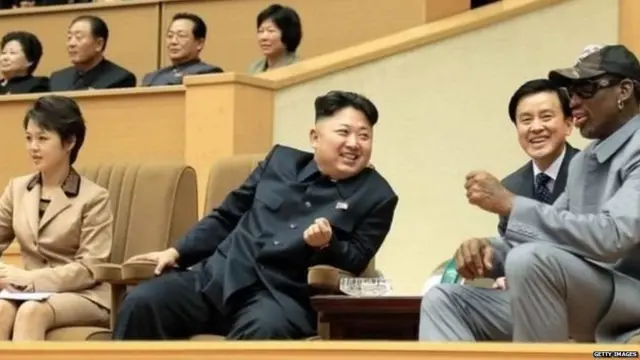 ਕਿਮ ਅਮਰੀਕੀ ਬੇਸਬਾਲ ਖਿਡਾਰੀ ਡੈਨਿਸ ਰਾਡਮੈਨ ਨਾਲ