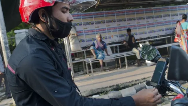 রাইড শেয়ার সার্ভিসের জন্য মোবাইল ইন্টারনেট একেবারেই জরুরি।